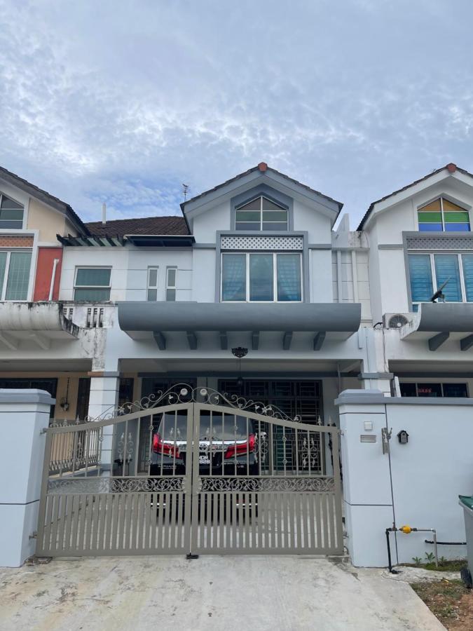 Villa Austin Perdana 5Mins To Aicc Opposite Hsi Johor Bahru Exterior foto